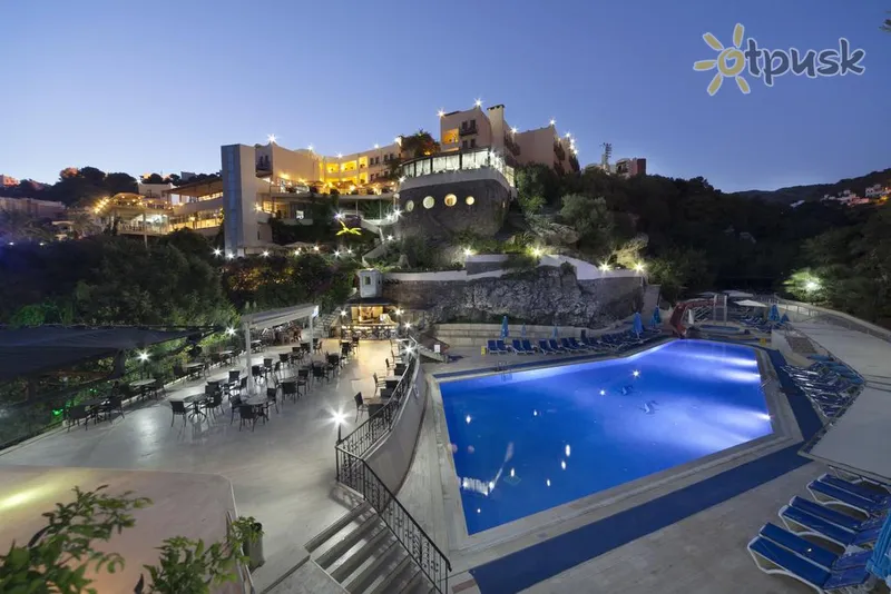 Фото отеля Golden Age Crystal Bodrum 4* Бодрум Туреччина екстер'єр та басейни