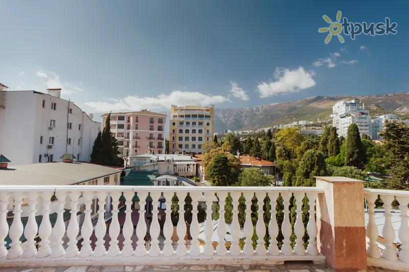 Фото отеля Family Apart Hotel 2* Ялта Крым экстерьер и бассейны