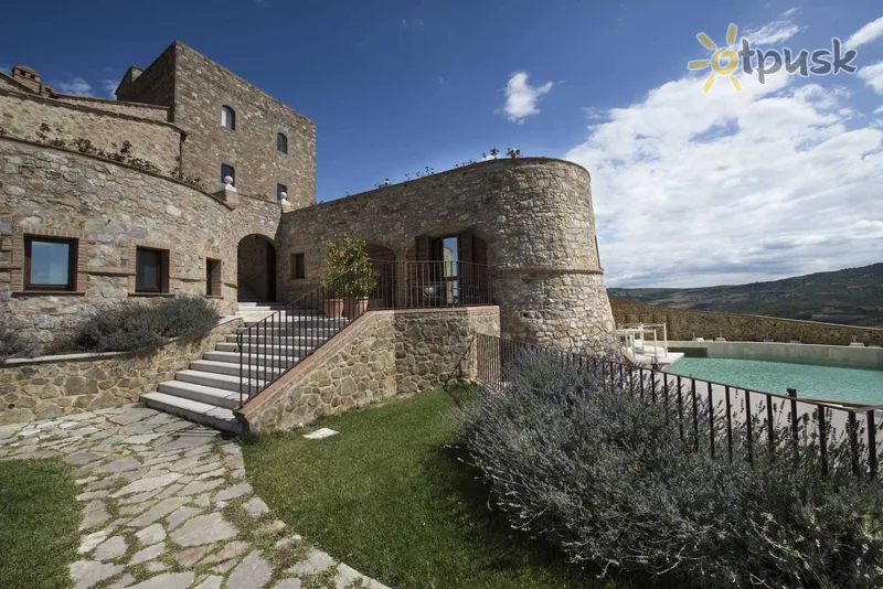 Фото отеля Castello di Velona Resort, Thermal SPA & Winery 5* Montalcino Italija išorė ir baseinai