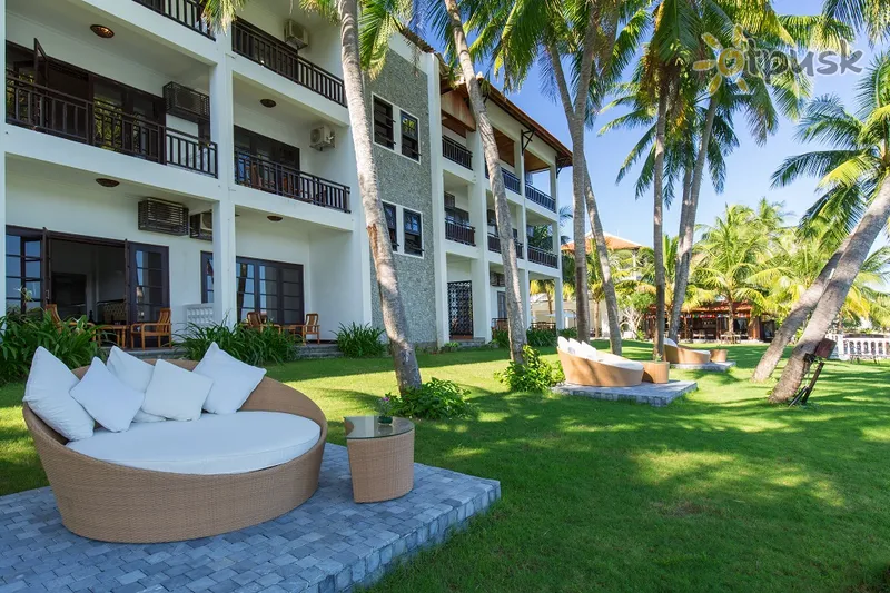 Фото отеля River Beach Resort & Residences 4* Hoi An Vietnamas išorė ir baseinai