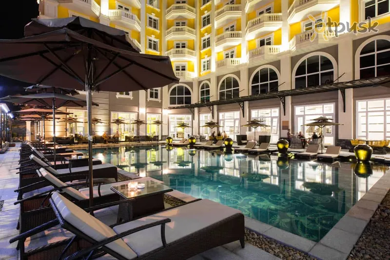 Фото отеля Royal Hoi An Hotel MGallery by Sofitel 5* Хой Ан В'єтнам екстер'єр та басейни