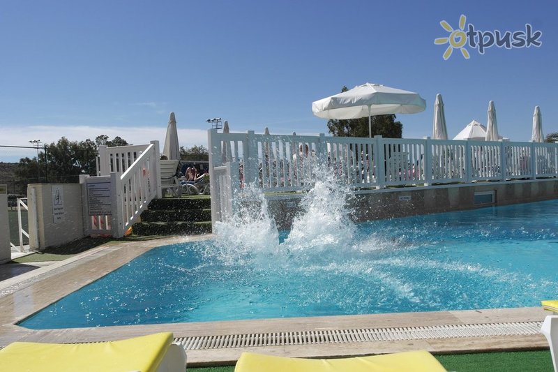 Фото отеля Smart Stay Beach Bodrum 4* Бодрум Турция экстерьер и бассейны