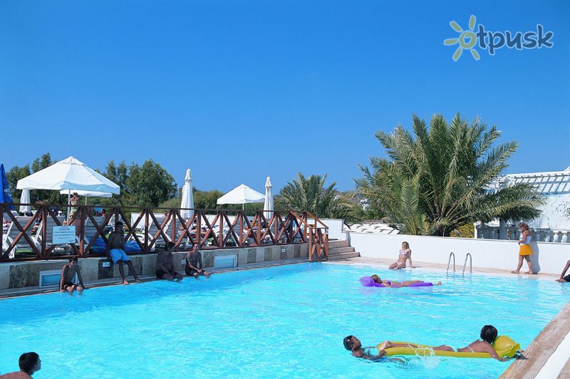 Фото отеля Smart Stay Beach Bodrum 4* Бодрум Турция экстерьер и бассейны