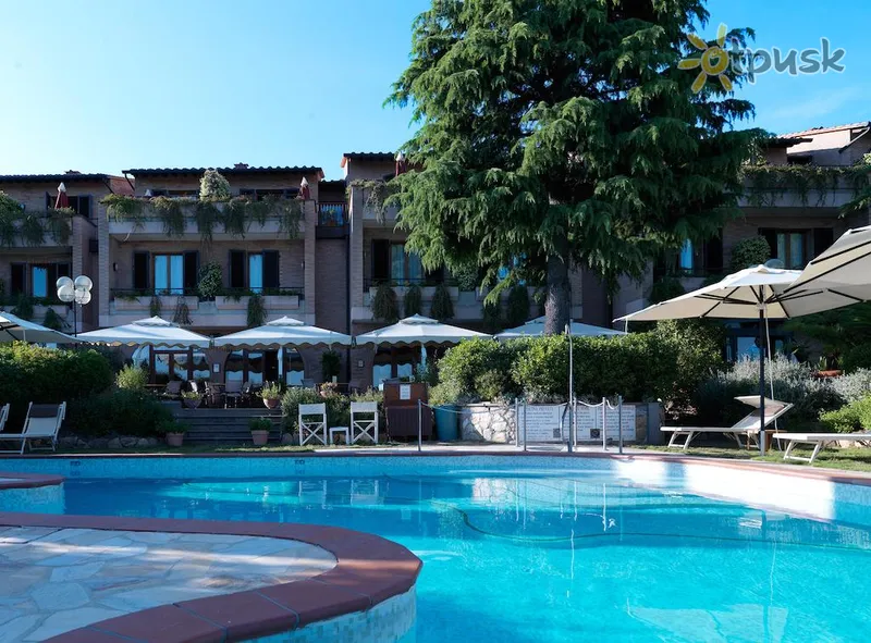 Фото отеля Relais Santa Chiara Hotel 4* San Gimignano Italija išorė ir baseinai