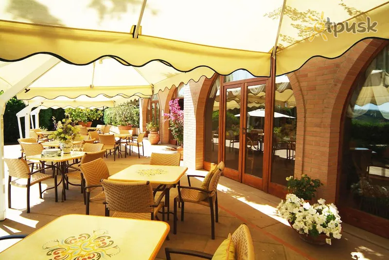 Фото отеля Relais Santa Chiara Hotel 4* Сан-Джиминьяно Италия бары и рестораны