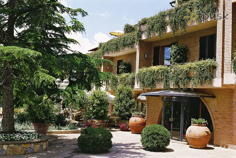 Фото отеля Relais Santa Chiara Hotel 4* Сан-Джиминьяно Италия экстерьер и бассейны