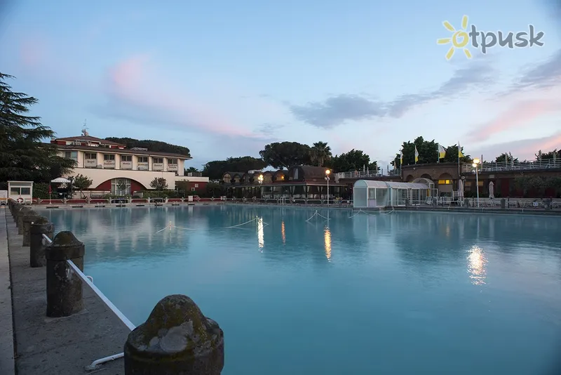 Фото отеля Niccolo V Terme dei Papi 4* Чивитавеккья Италия экстерьер и бассейны