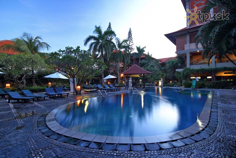 Фото отеля Adi Dharma Hotel 3* Кута (о. Бали) Индонезия экстерьер и бассейны
