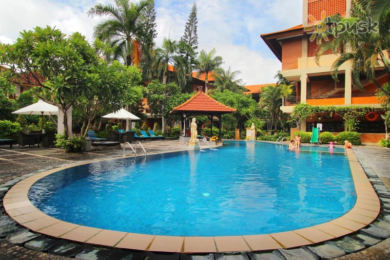 Фото отеля Adi Dharma Hotel 3* Кута (о. Бали) Индонезия экстерьер и бассейны