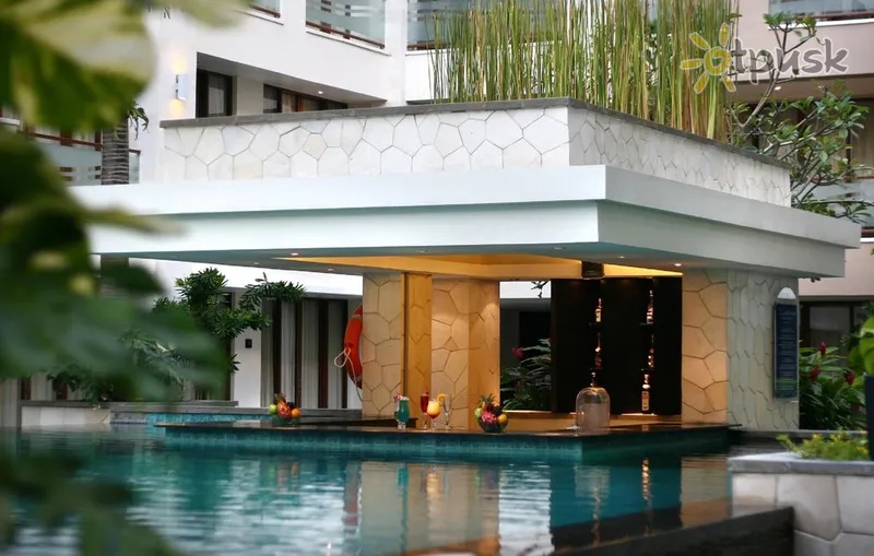 Фото отеля Aston Kuta Hotel & Residence 4* Кута (о. Бали) Индонезия экстерьер и бассейны