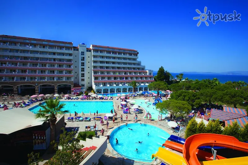 Фото отеля Batihan Beach Resort & Spa 4* Кушадаси Туреччина екстер'єр та басейни