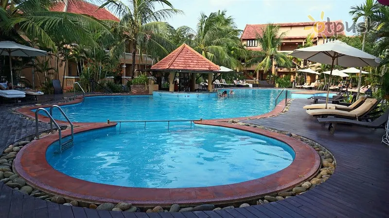 Фото отеля Vinh Hung Riverside Resort & Spa 4* Hoi An Vietnamas išorė ir baseinai