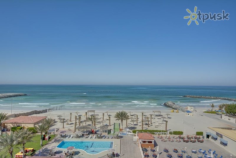 Фото отеля Ajman Beach Hotel 3* Аджман ОАЭ пляж