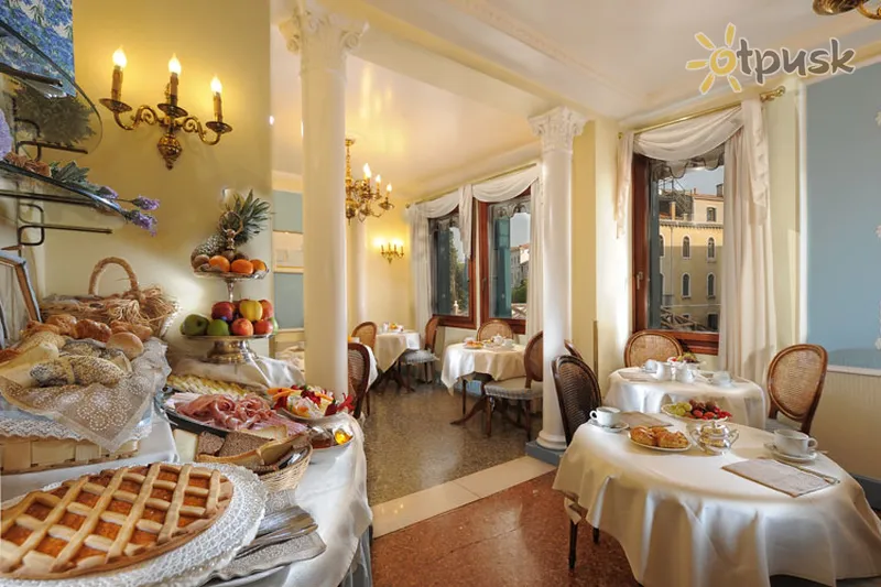 Фото отеля Arlecchino Hotel 3* Venecija Italija barai ir restoranai