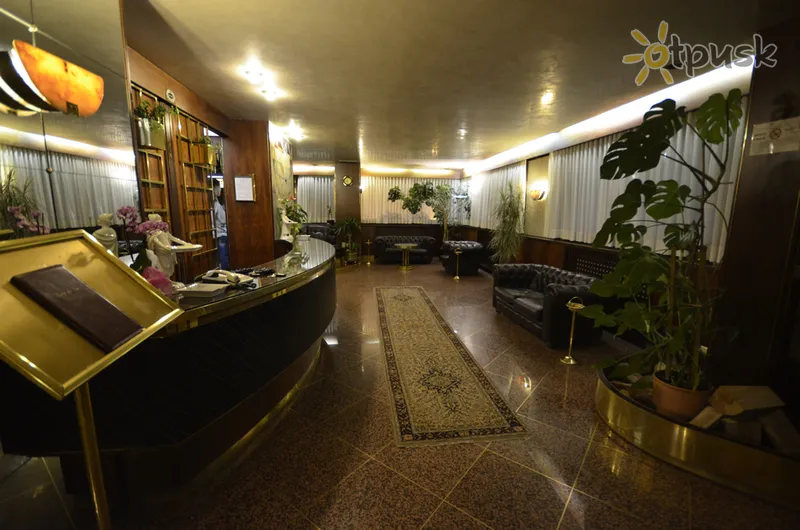Фото отеля Cristallo Hotel 4* Мадонна ді Кампільйо Італія лобі та інтер'єр
