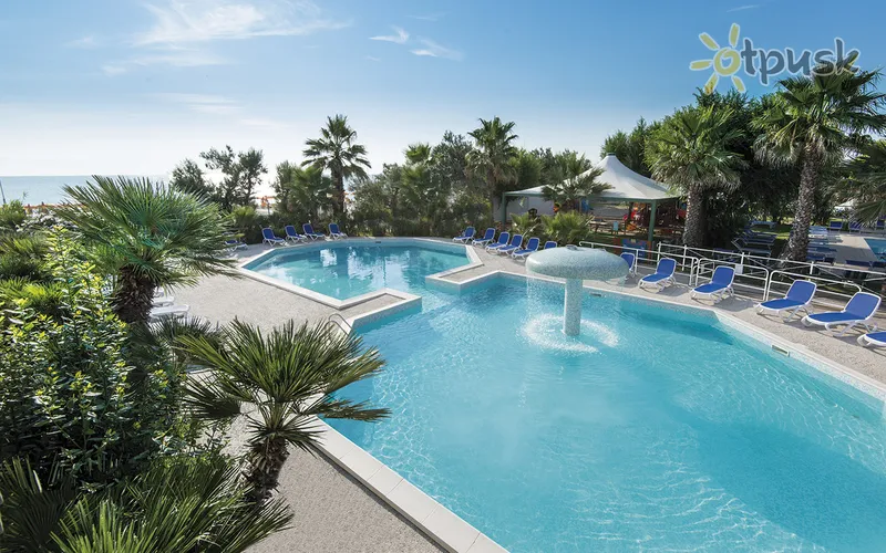 Фото отеля Centro Turistico Holiday 3* Анкона Італія екстер'єр та басейни