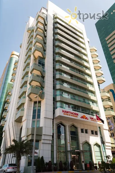 Фото отеля Hawthorn Suites by Wyndham Abu Dhabi City Center 4* Абу Даби ОАЭ экстерьер и бассейны
