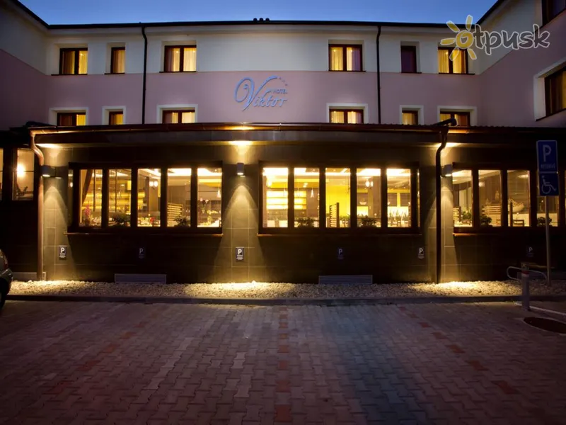 Фото отеля Viktor Hotel 3* Bratislava Slovākija ārpuse un baseini