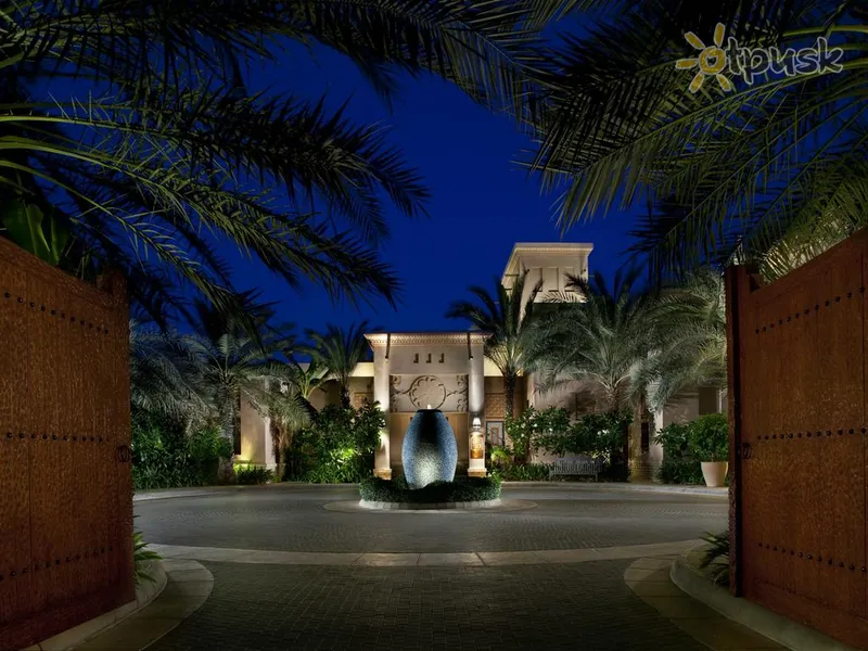 Фото отеля Madinat Jumeirah Al Qasr 5* Дубай ОАЕ екстер'єр та басейни