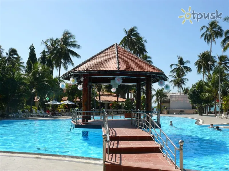 Фото отеля Le Viva Mui Ne Resort 3* Phan Thiet Vietnamas išorė ir baseinai