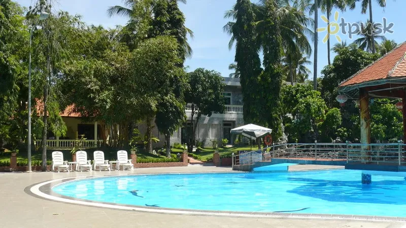 Фото отеля Le Viva Mui Ne Resort 3* Фант'єт В'єтнам екстер'єр та басейни