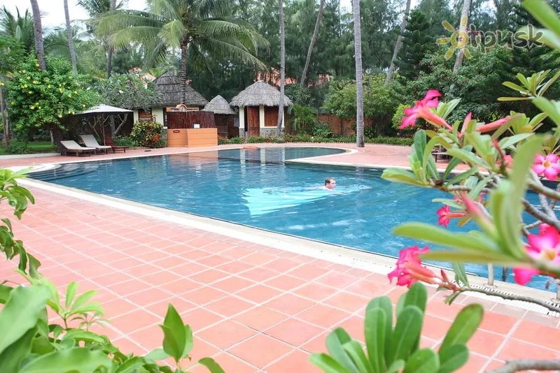Фото отеля Little Mui Ne Cottages 3* Фант'єт В'єтнам екстер'єр та басейни