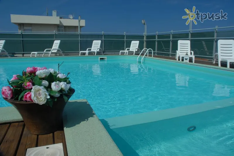 Фото отеля Residence Club House 4* Пезаро Італія екстер'єр та басейни