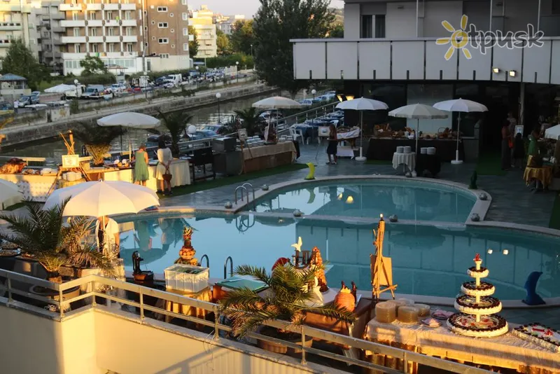 Фото отеля Waldorf Palace Hotel 4* Pesaro Italija išorė ir baseinai