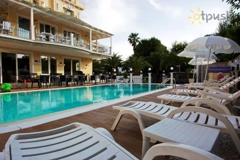 Фото отеля Mocambo Hotel 3* Ascoli Piceno Italija išorė ir baseinai