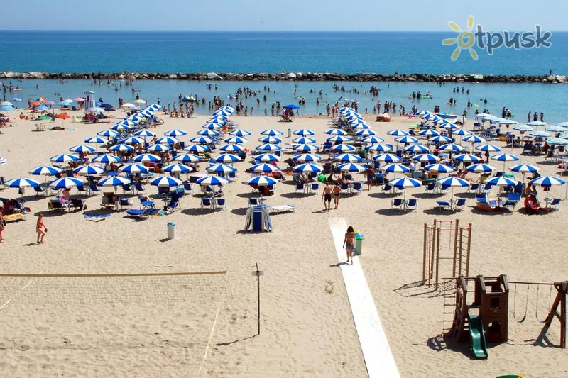 Фото отеля Tourist Residence 3* Асколі-Пічено Італія пляж