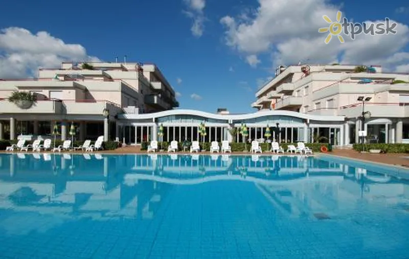 Фото отеля Residence Le Terrazze Hotel 3* Ascoli Piceno Italija išorė ir baseinai