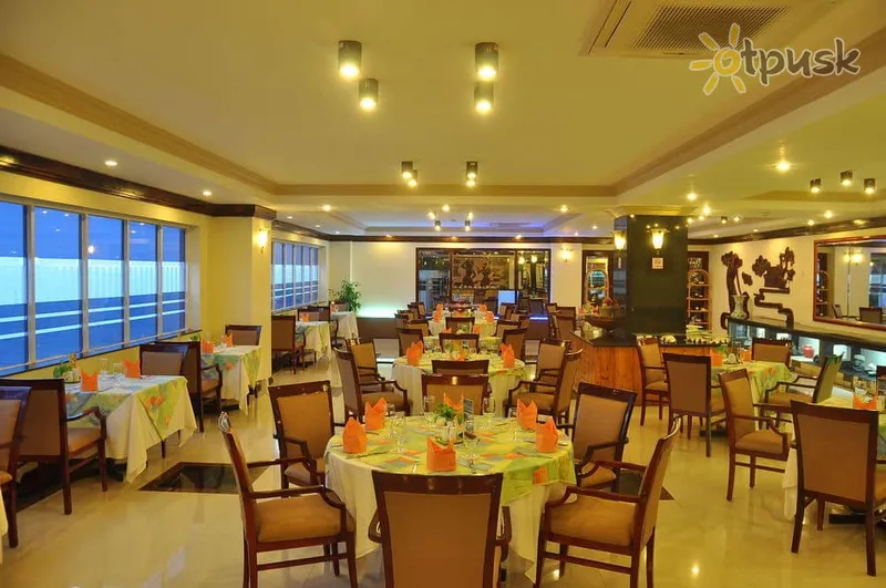 Фото отеля Yasaka Saigon Nhatrang Resort Hotel & Spa 4* Нячанг В'єтнам бари та ресторани