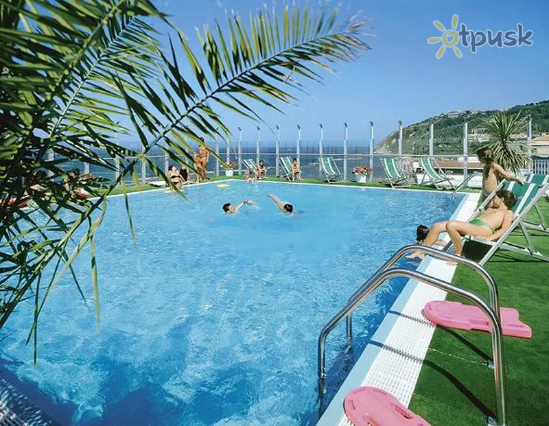 Фото отеля Napoleon Hotel 3* Пезаро Італія екстер'єр та басейни