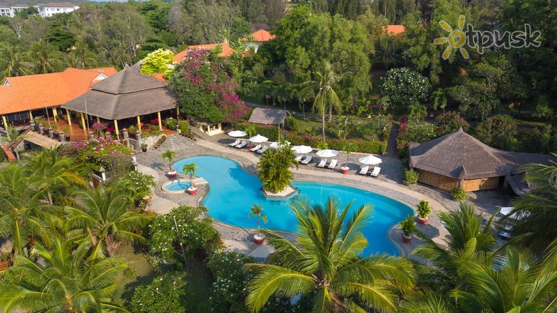 Фото отеля Victoria Phan Thiet Beach Resort & Spa 4* Фантьет Вьетнам экстерьер и бассейны