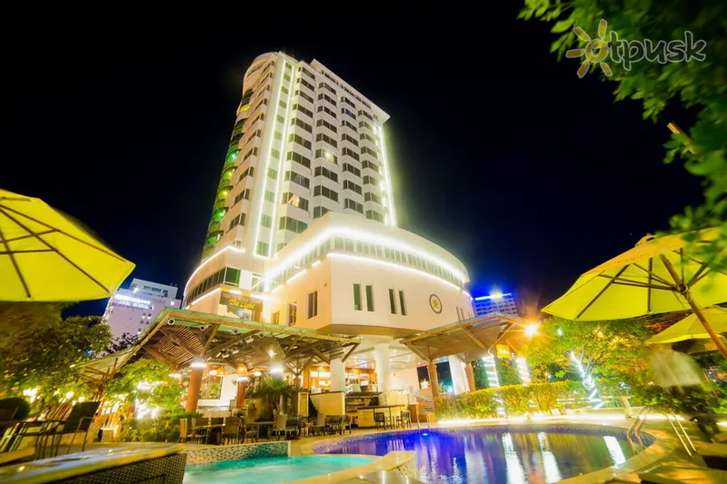 Фото отеля The Light Hotel & Resort 3* Нячанг Вьетнам экстерьер и бассейны