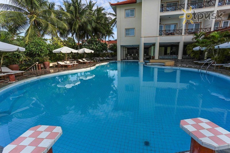Фото отеля Swiss Village Resort & Spa 3* Фантьет Вьетнам экстерьер и бассейны