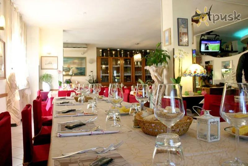 Фото отеля Marinella 2* Pezāro Itālija bāri un restorāni