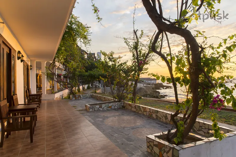 Фото отеля Rock Water Bay Resort 3* Фант'єт В'єтнам екстер'єр та басейни