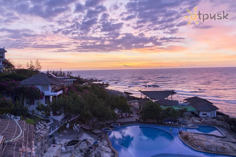 Фото отеля Rock Water Bay Resort 3* Фант'єт В'єтнам екстер'єр та басейни