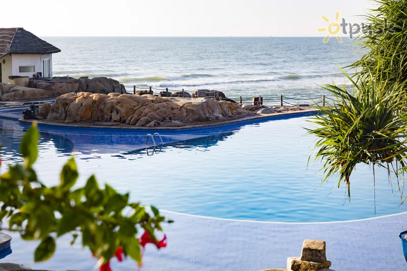 Фото отеля Rock Water Bay Resort 3* Фантьет Вьетнам экстерьер и бассейны