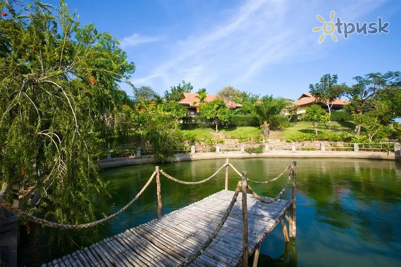Фото отеля Romana Resort & Spa 4* Фант'єт В'єтнам екстер'єр та басейни