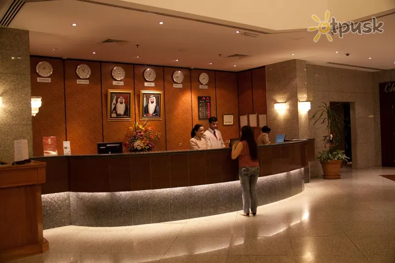 Фото отеля Avari Dubai 4* Дубай ОАЭ лобби и интерьер