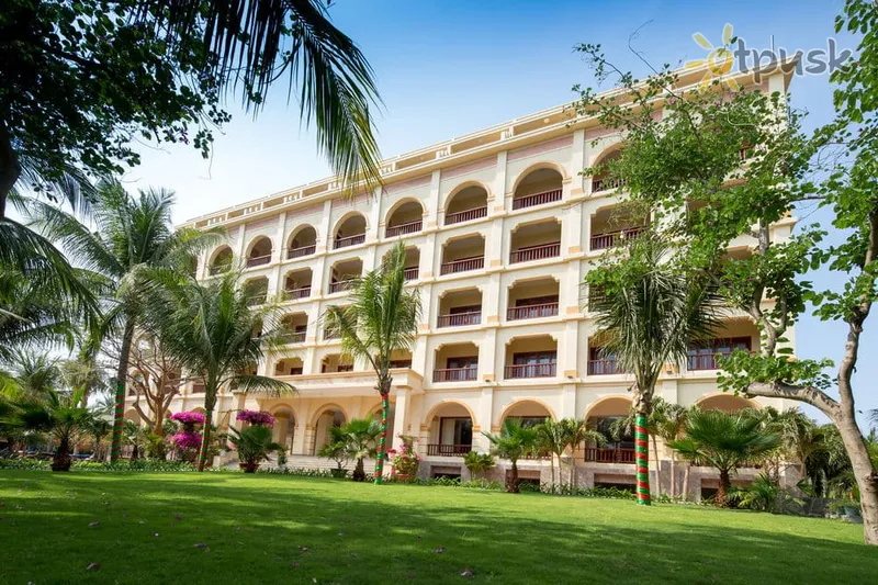 Фото отеля Sunny Beach Resort & Spa 3* Фантьет Вьетнам экстерьер и бассейны