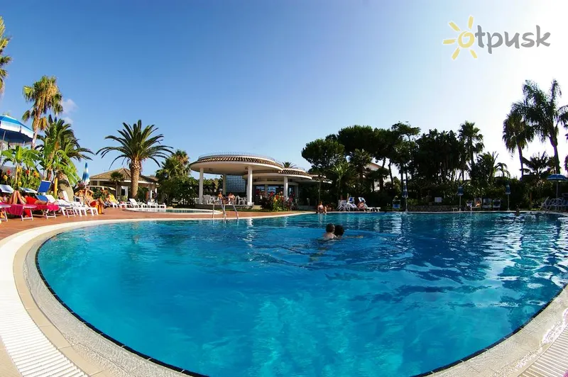 Фото отеля Residence Costa Azzurra 3* Калабрия Италия экстерьер и бассейны