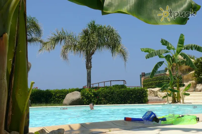 Фото отеля L' Arcobaleno Resort 3* Kalabrija Italija išorė ir baseinai