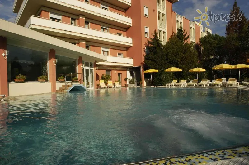 Фото отеля Aqua Hotel 3* Абано Терме Италия экстерьер и бассейны