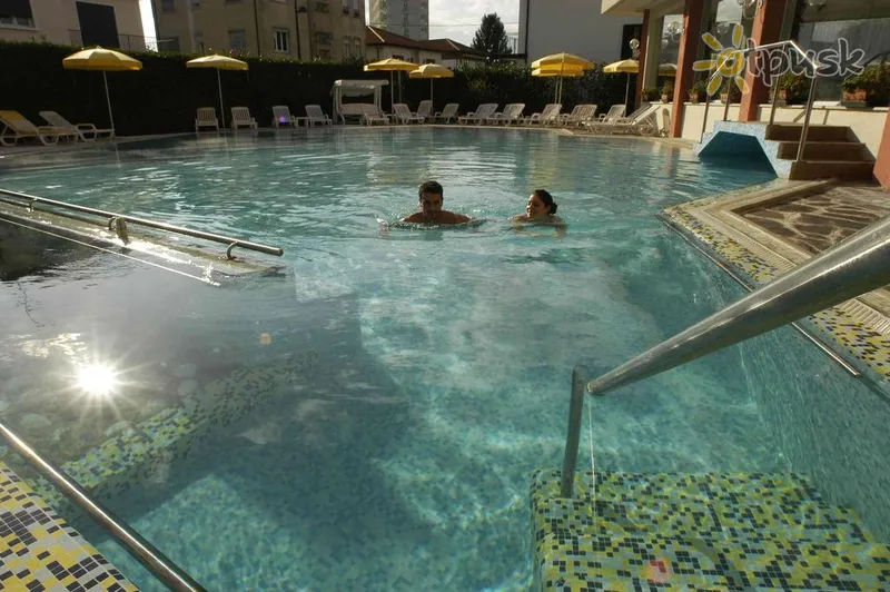Фото отеля Aqua Hotel 3* Абано Терме Италия экстерьер и бассейны