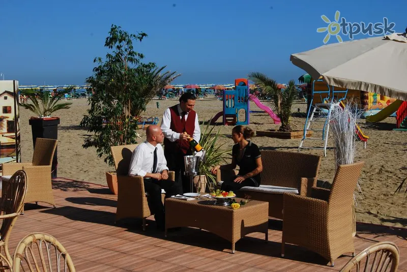 Фото отеля Imperial Beach 4* Rimini Itālija ārpuse un baseini