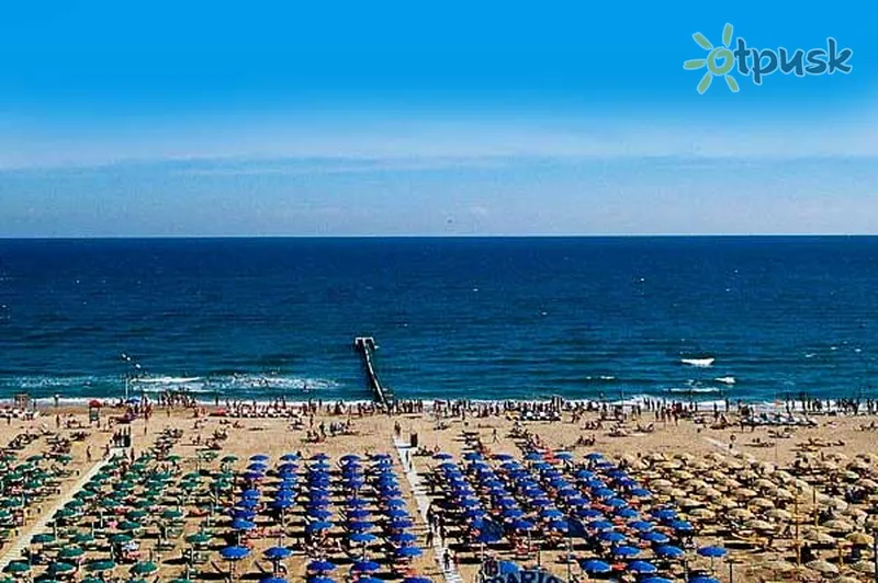 Фото отеля Clan 2* Римини Италия пляж