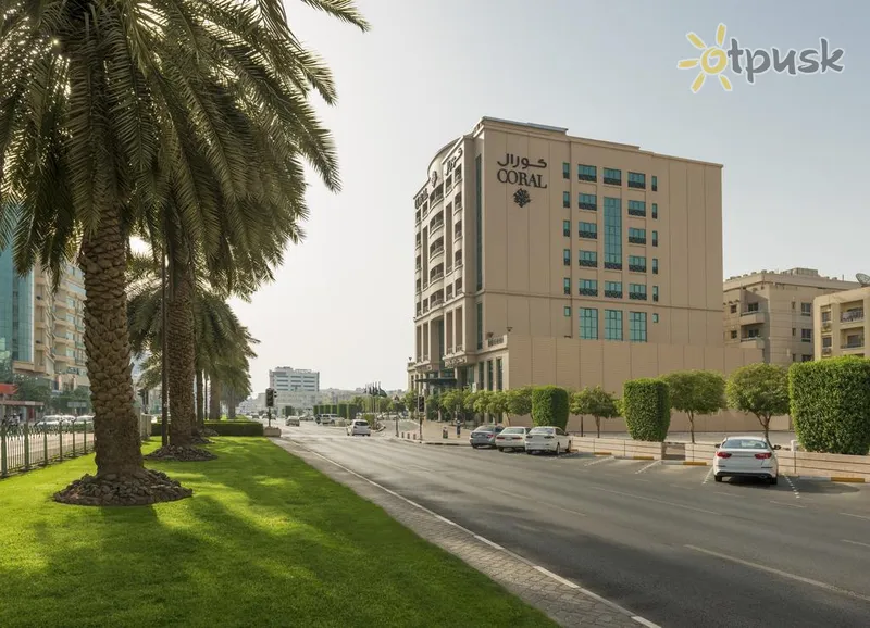 Фото отеля Coral Dubai Deira Hotel 4* Дубай ОАЭ экстерьер и бассейны